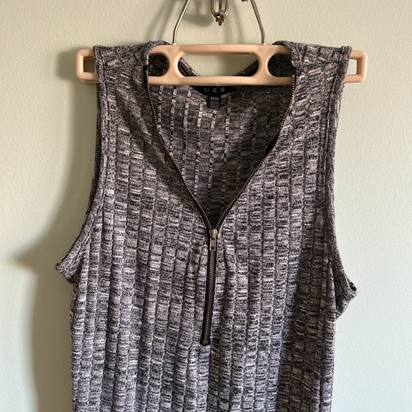 U2B Bodycon Grey and Black Heather Dress with Front Zipper - Picture 8 of 8